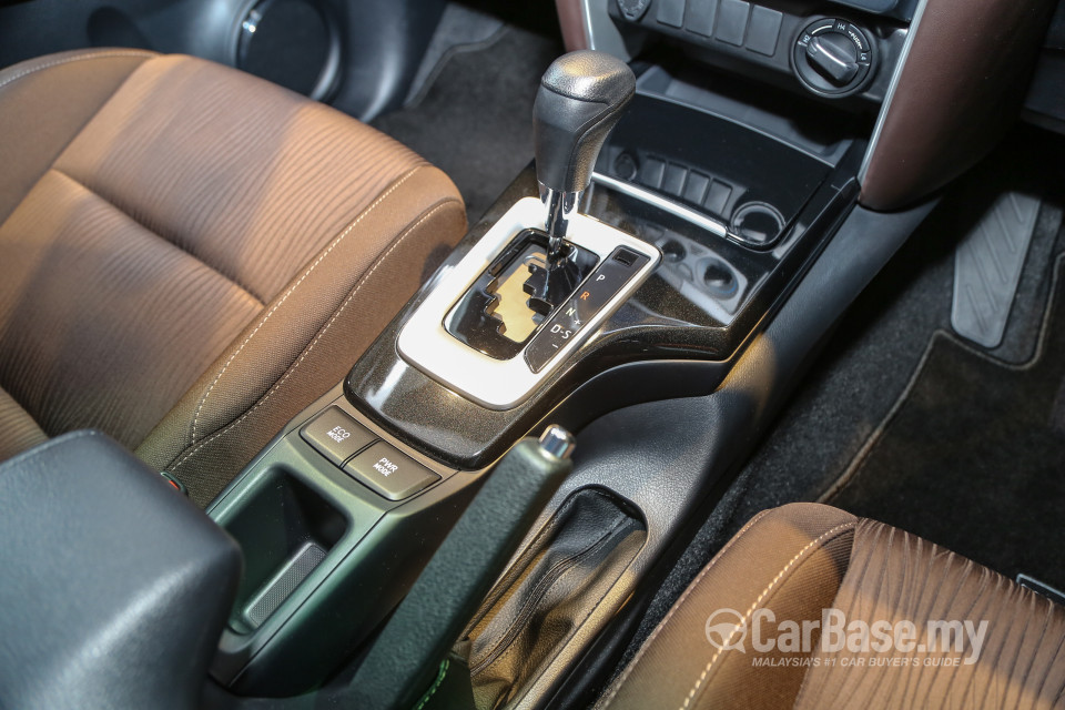 Toyota Fortuner AN160 (2016) Interior