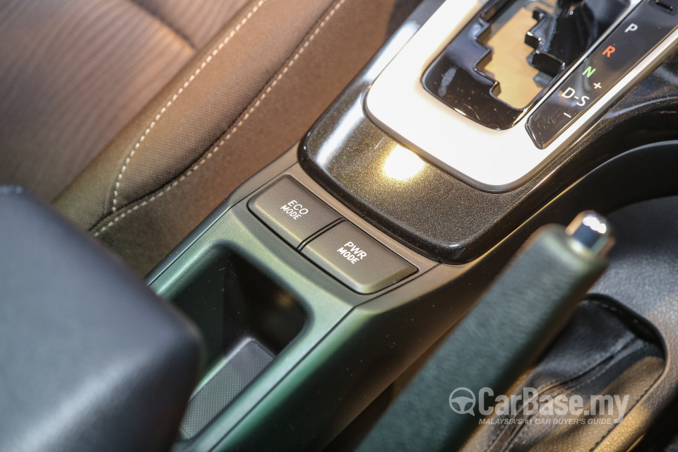 Toyota Fortuner AN160 (2016) Interior
