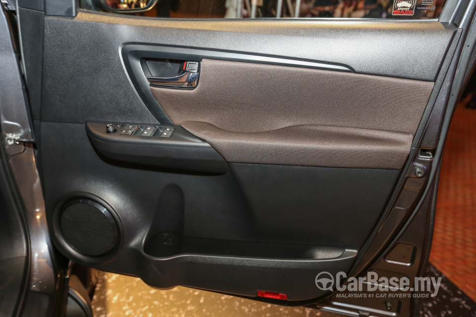 Toyota Fortuner AN160 (2016) Interior