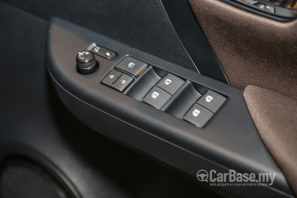 Toyota Fortuner AN160 (2016) Interior