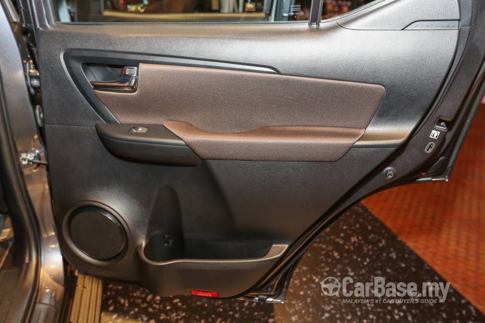 Toyota Fortuner AN160 (2016) Interior