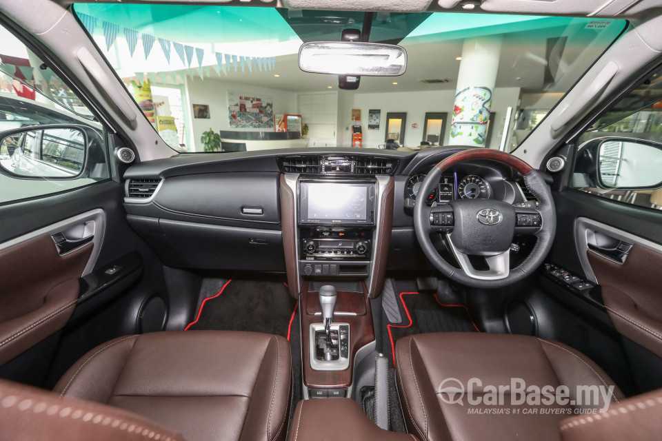 Toyota Fortuner AN160 (2016) Interior