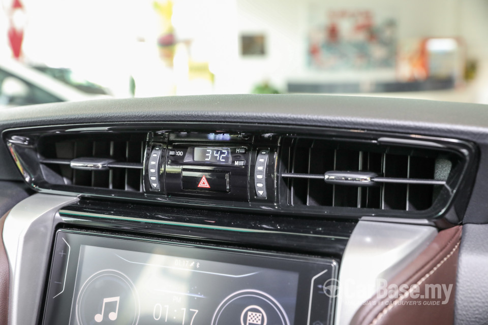 Toyota Fortuner AN160 (2016) Interior