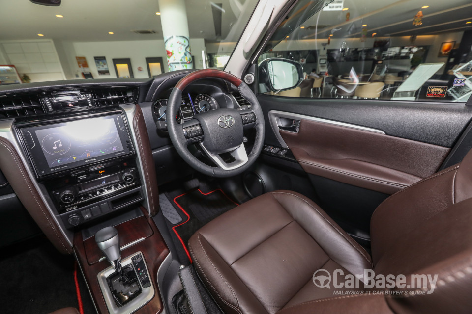Toyota Fortuner AN160 (2016) Interior