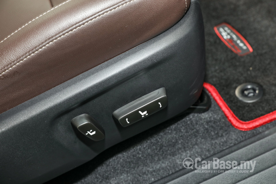 Toyota Fortuner AN160 (2016) Interior