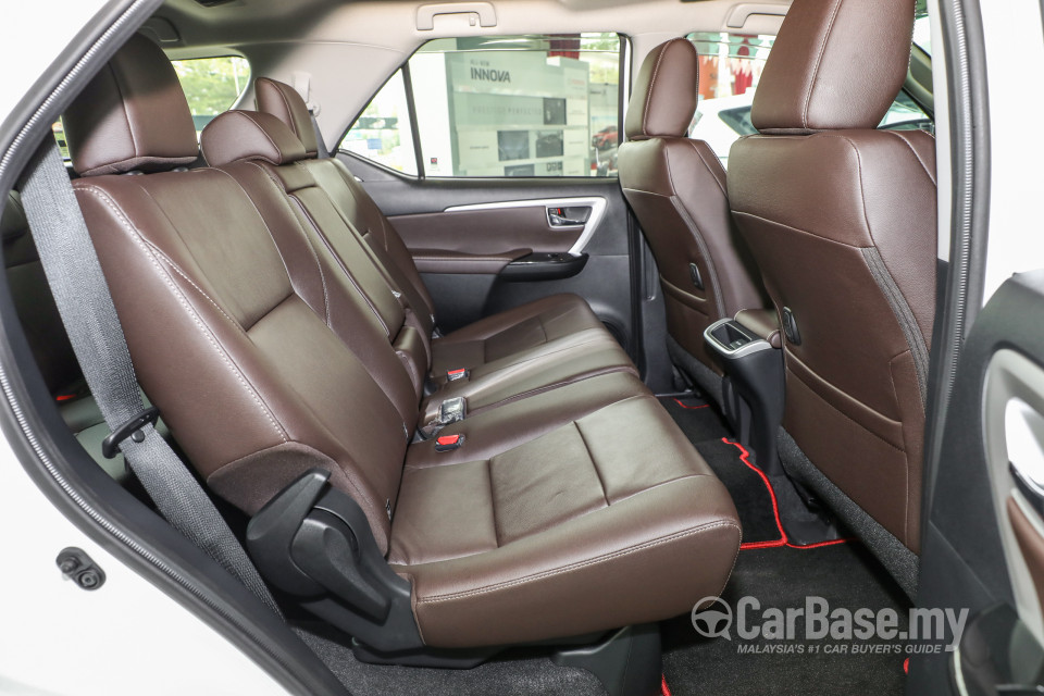 Toyota Fortuner AN160 (2016) Interior