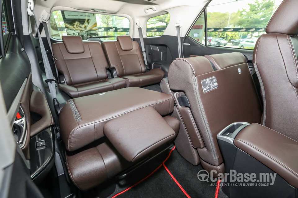 Toyota Fortuner AN160 (2016) Interior