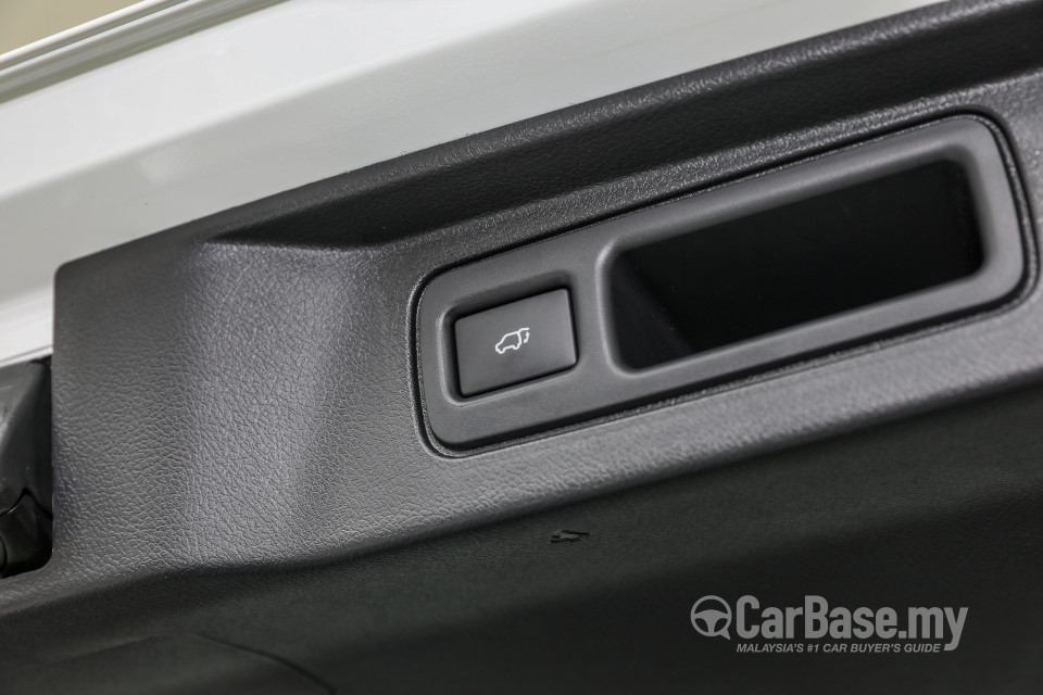 Toyota Fortuner AN160 (2016) Interior