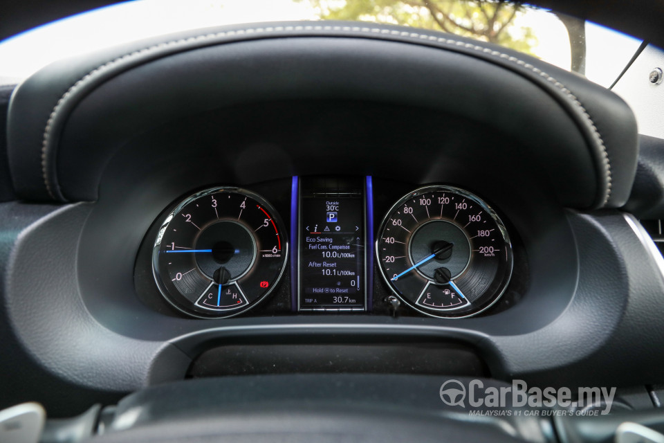 Toyota Fortuner AN160 (2016) Interior