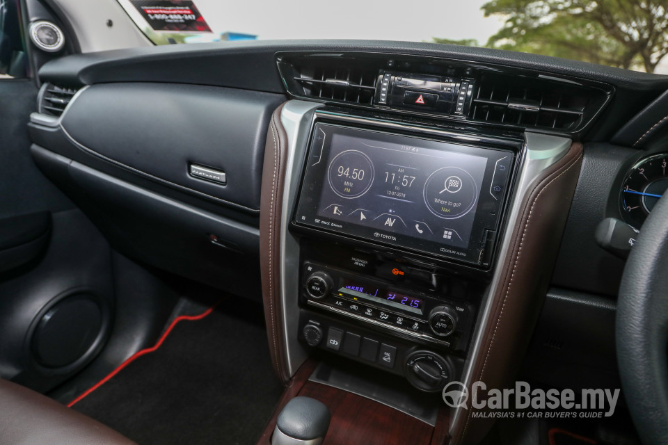 Toyota Fortuner AN160 (2016) Interior