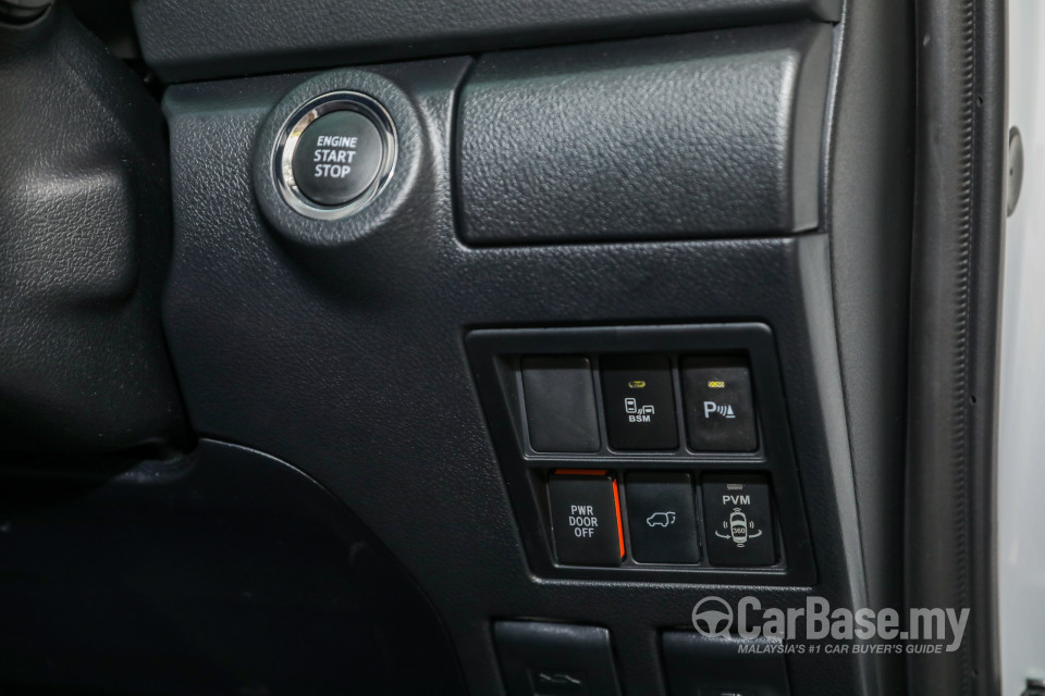 Toyota Fortuner AN160 (2016) Interior