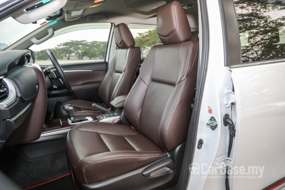 Toyota Fortuner AN160 (2016) Interior