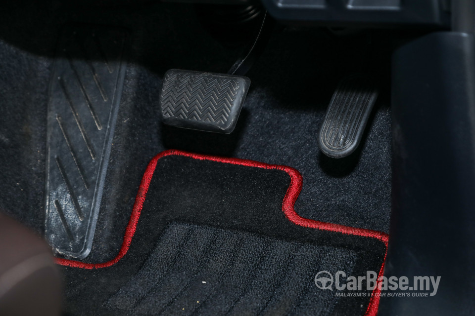 Toyota Fortuner AN160 (2016) Interior