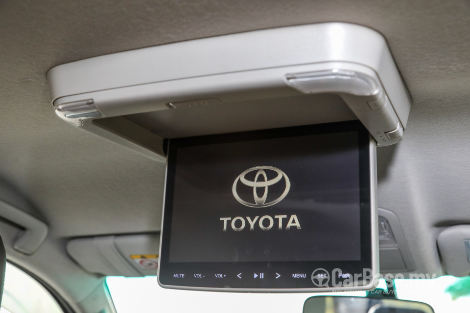 Toyota Fortuner AN160 (2016) Interior