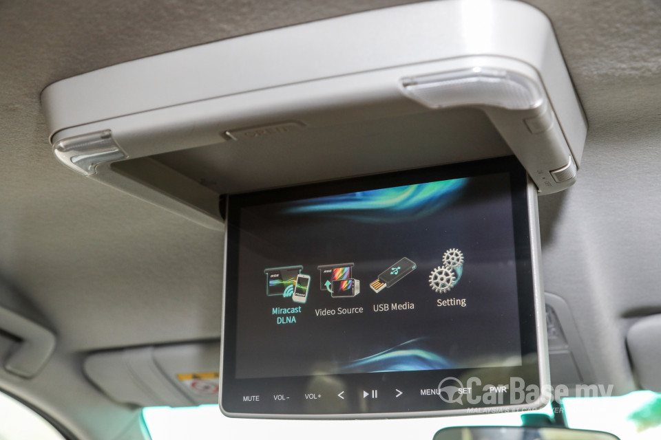Toyota Fortuner AN160 (2016) Interior