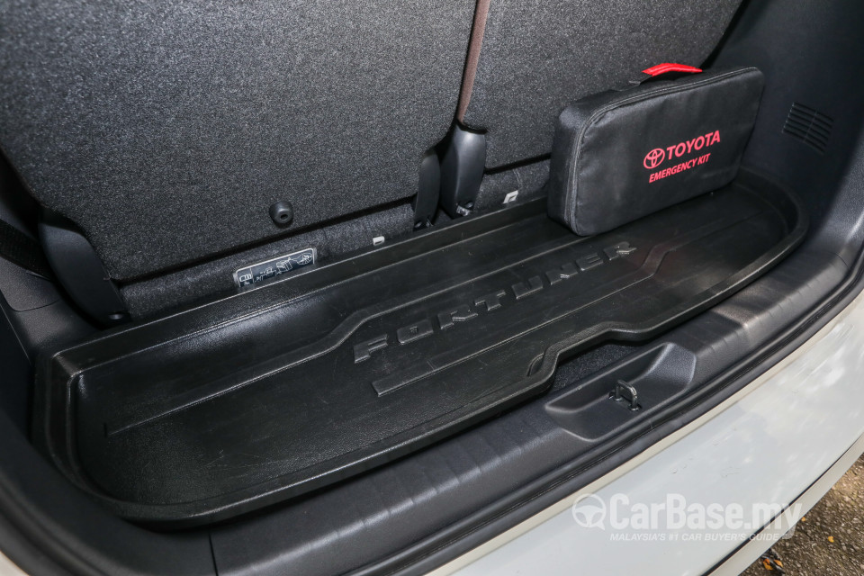 Toyota Fortuner AN160 (2016) Interior