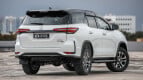 Toyota Fortuner Exterior photo