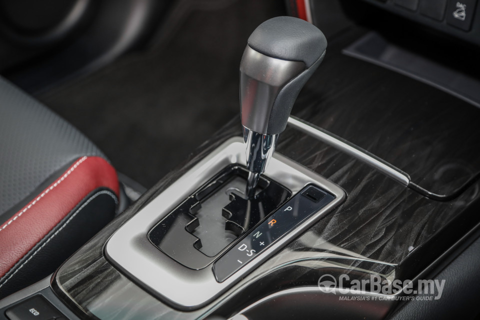Toyota Fortuner GUN156 Facelift (2021) Interior