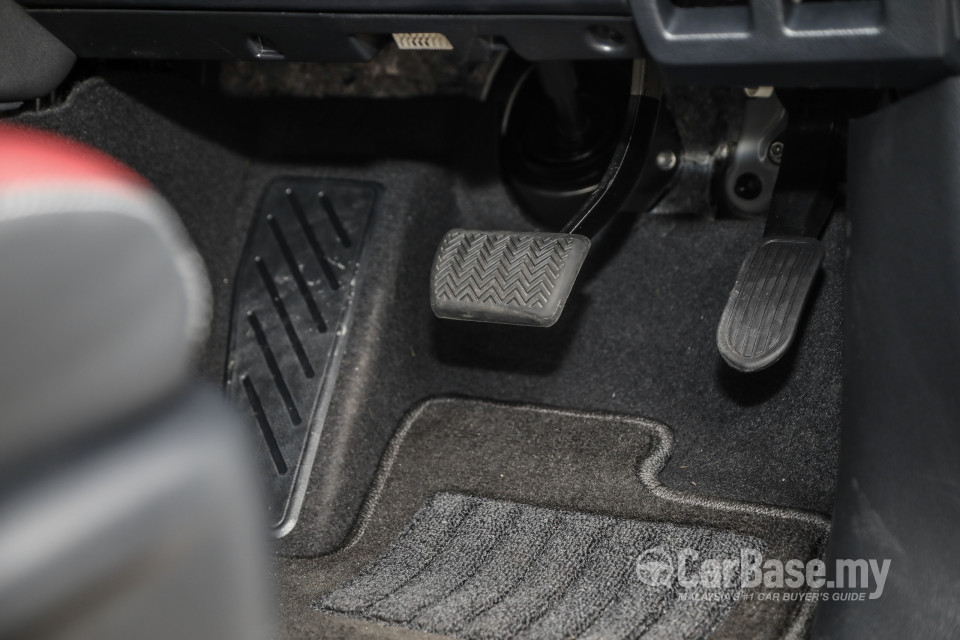 Toyota Fortuner GUN156 Facelift (2021) Interior