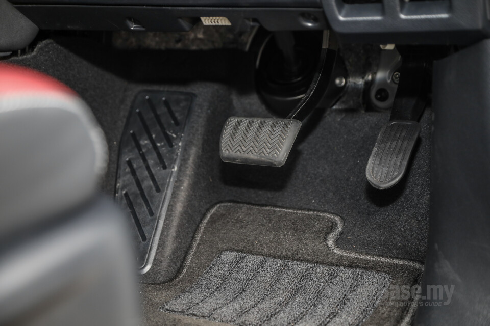Toyota Fortuner GUN156 Facelift (2021) Interior