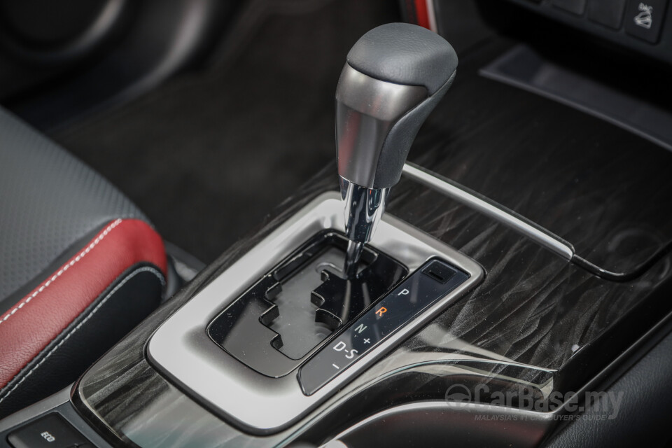 Toyota Fortuner GUN156 Facelift (2021) Interior
