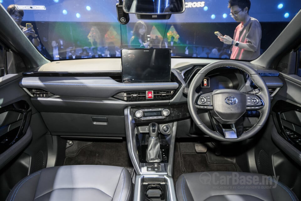 Toyota Yaris Cross AC200 (2026) Interior