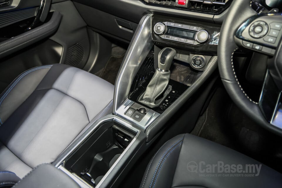 Toyota Yaris Cross AC200 (2026) Interior