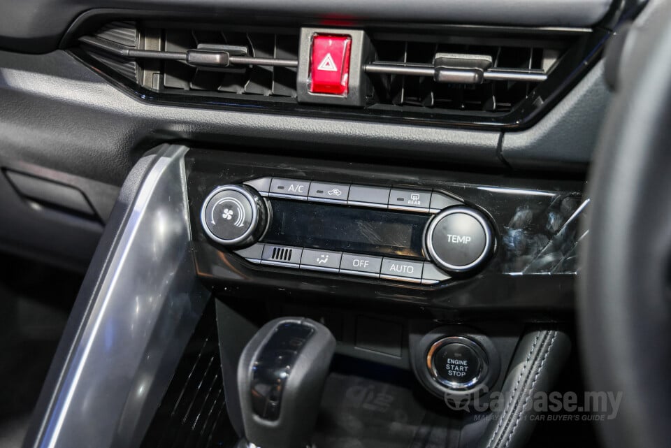Toyota Yaris Cross AC200 (2026) Interior