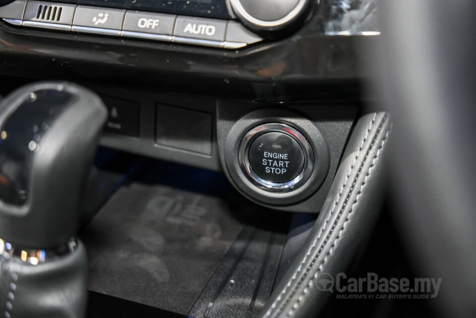 Toyota Yaris Cross AC200 (2026) Interior