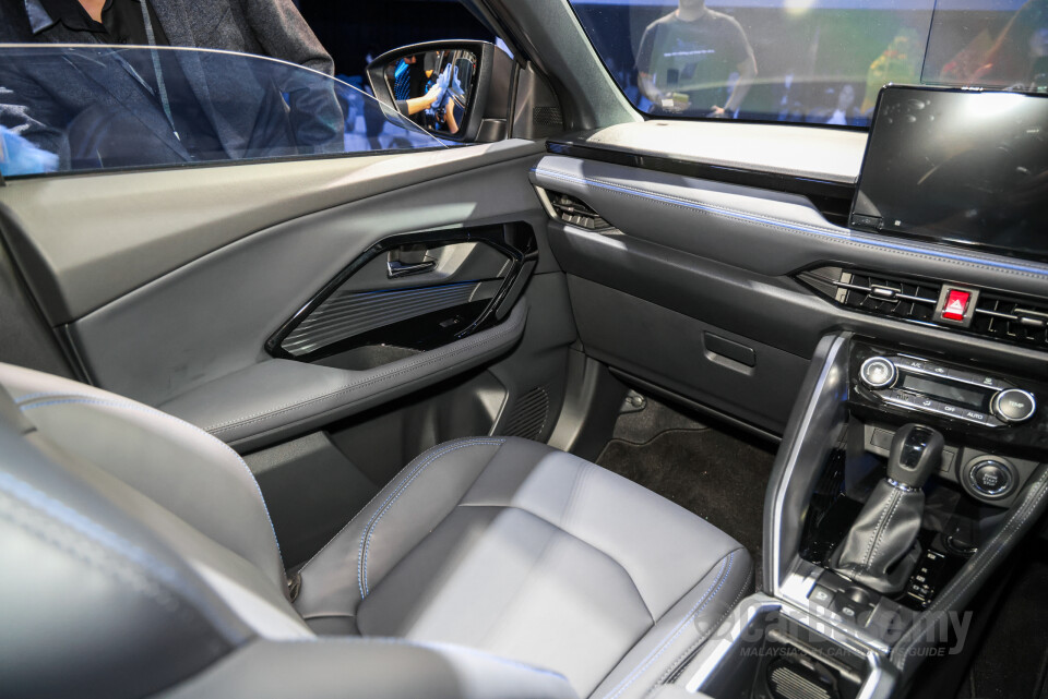 Toyota Yaris Cross AC200 (2026) Interior