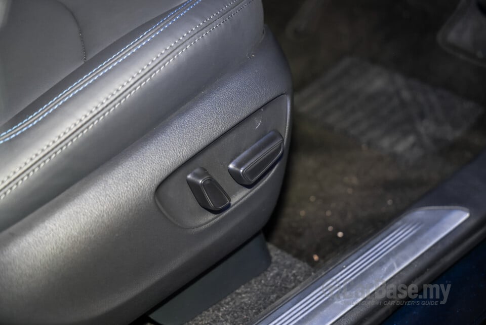 Toyota Yaris Cross AC200 (2026) Interior