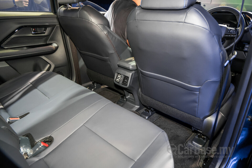 Toyota Yaris Cross AC200 (2026) Interior