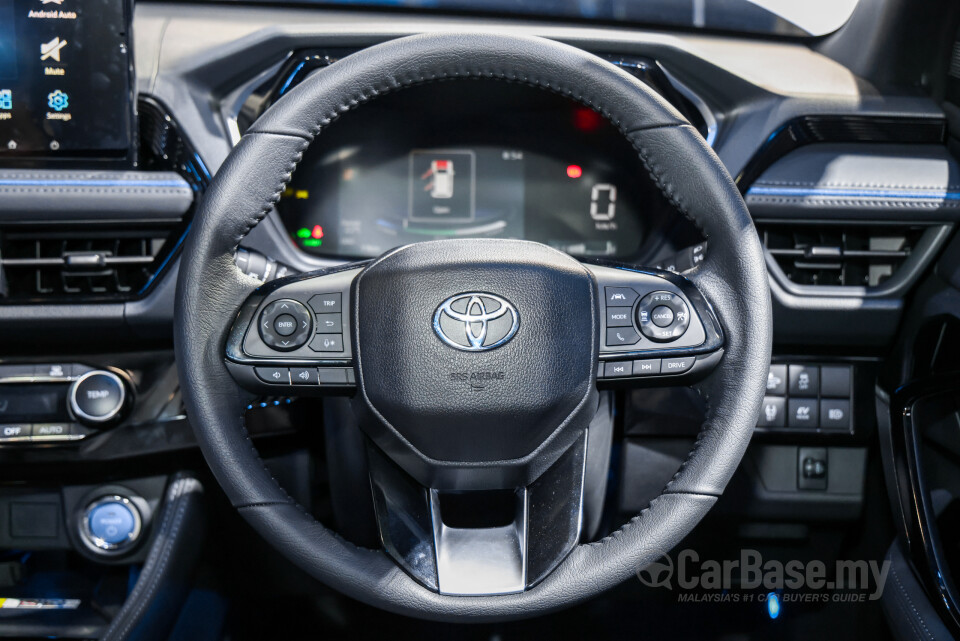 Toyota Yaris Cross AC200 (2026) Interior