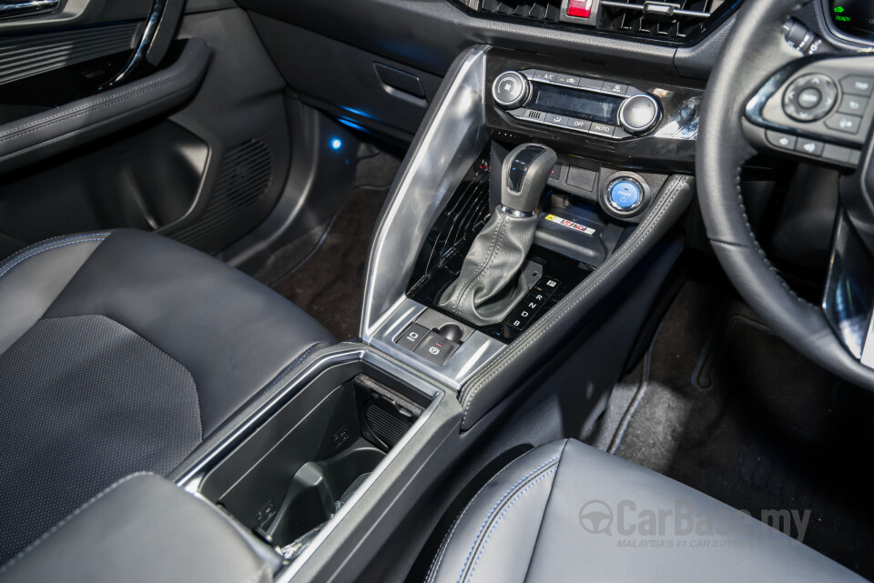 Toyota Yaris Cross AC200 (2026) Interior
