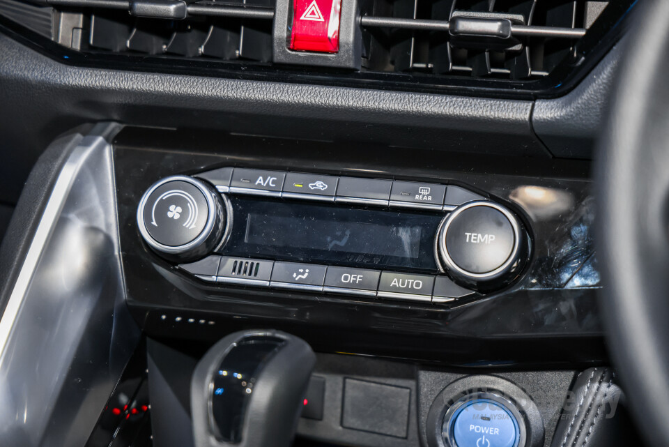 Toyota Yaris Cross AC200 (2026) Interior
