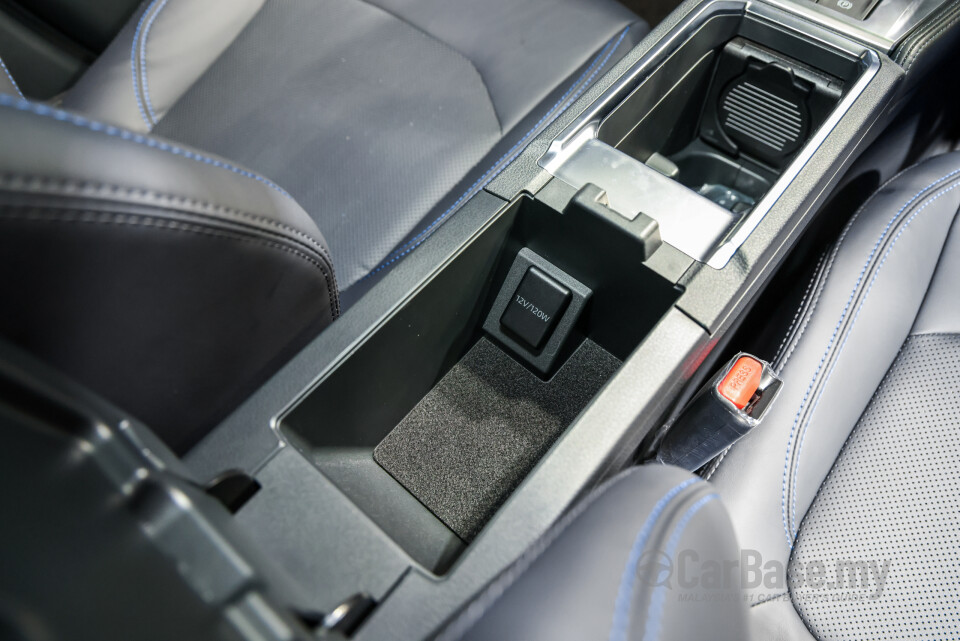 Toyota Yaris Cross AC200 (2026) Interior