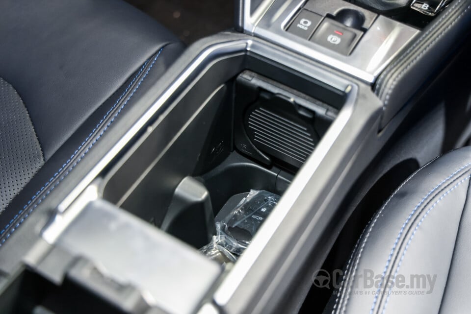 Toyota Yaris Cross AC200 (2026) Interior