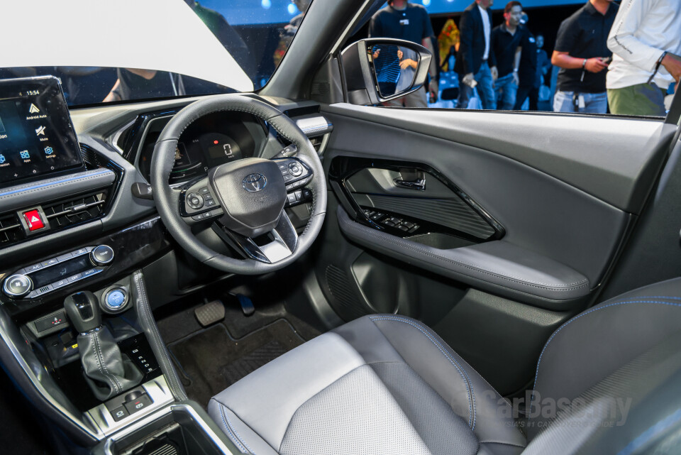 Toyota Yaris Cross AC200 (2026) Interior