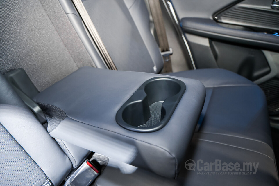 Toyota Yaris Cross AC200 (2026) Interior