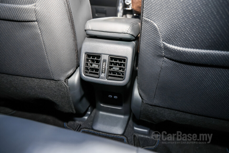 Toyota Yaris Cross AC200 (2026) Interior