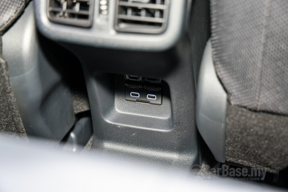Toyota Yaris Cross AC200 (2026) Interior