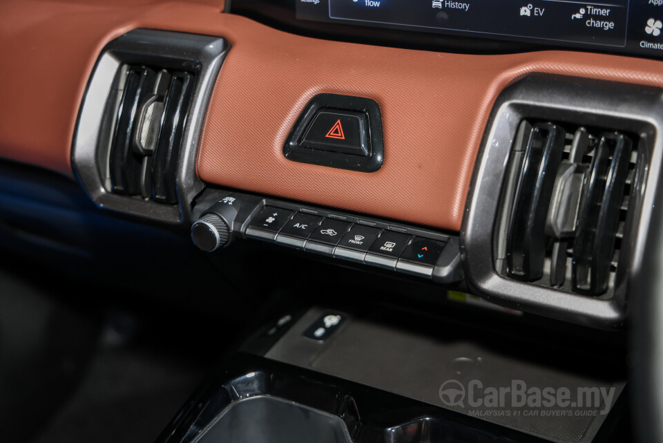 Toyota Urban Cruiser PC2AS (2026) Interior