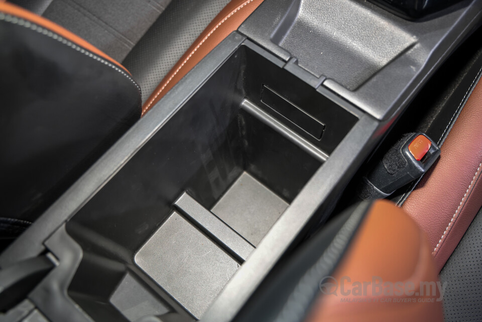 Toyota Urban Cruiser PC2AS (2026) Interior