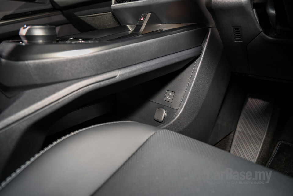 Toyota bZ4X EA10 Facelift (2026) Interior