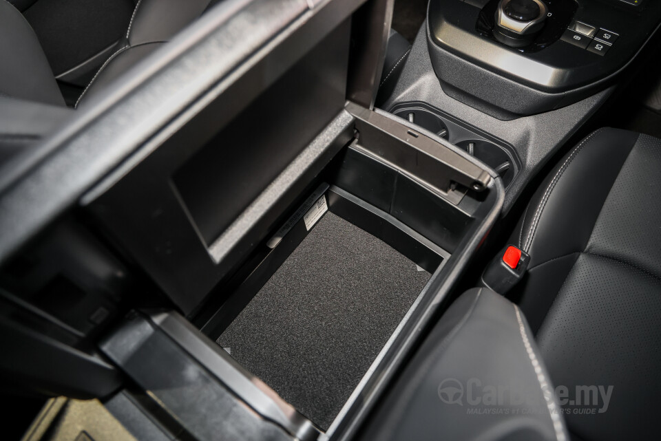 Toyota bZ4X EA10 Facelift (2026) Interior