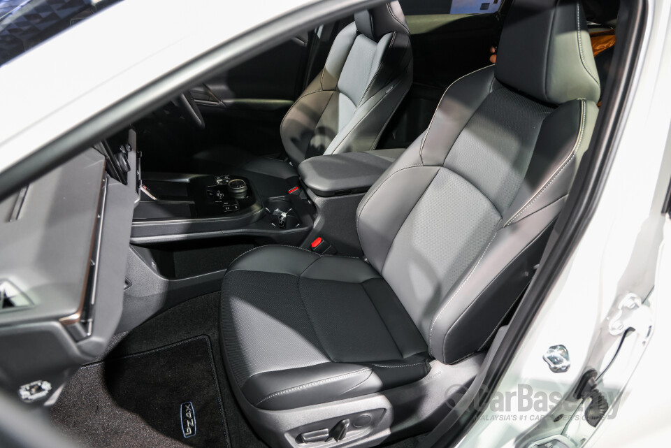 Toyota bZ4X EA10 Facelift (2026) Interior