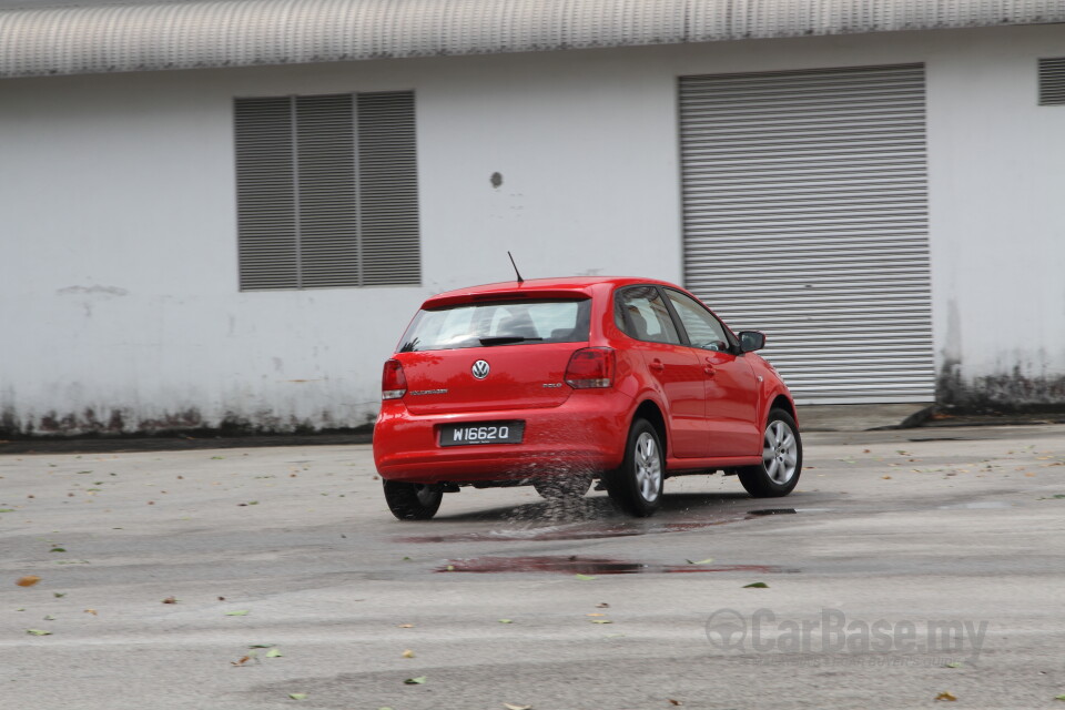 Perodua Aruz D38L (2019) Exterior