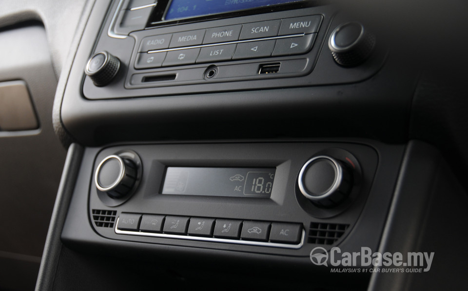 Volkswagen Polo Mk5 CKD (2014) Interior