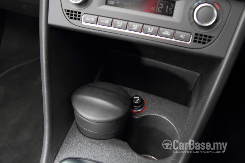 Volkswagen Polo Mk5 CKD (2014) Interior