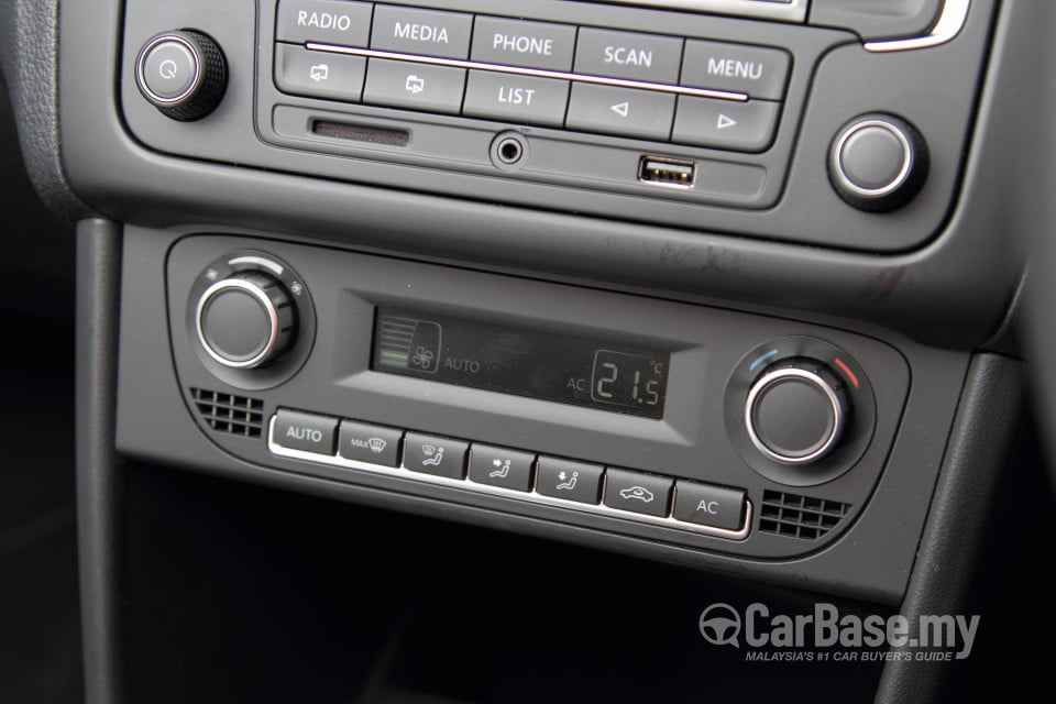 Volkswagen Polo Mk5 CKD (2014) Interior